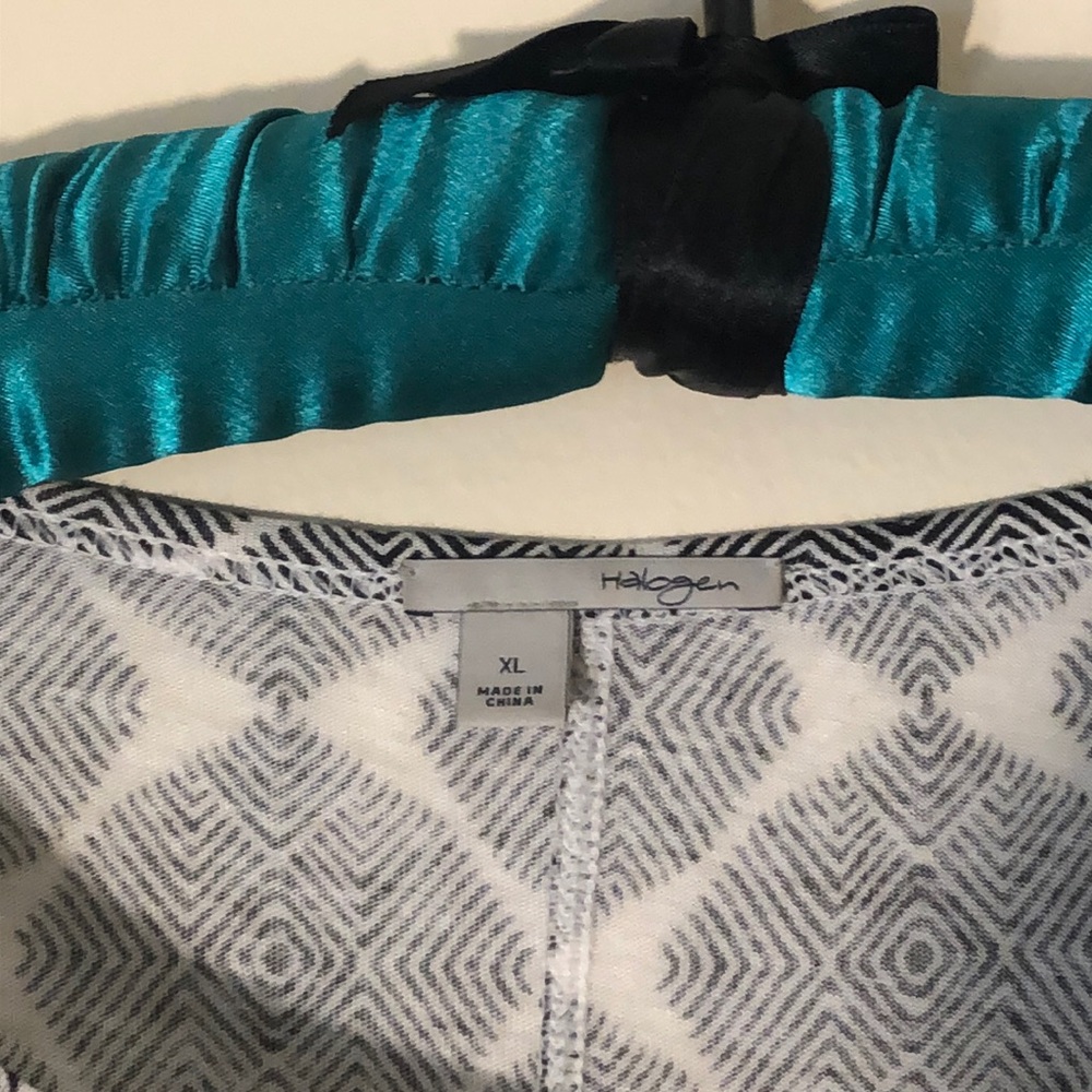 Cute pattern top - Picture 3 of 3